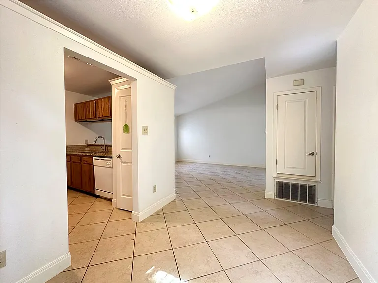 4510 Brown Bark Pl #A — Photo 8