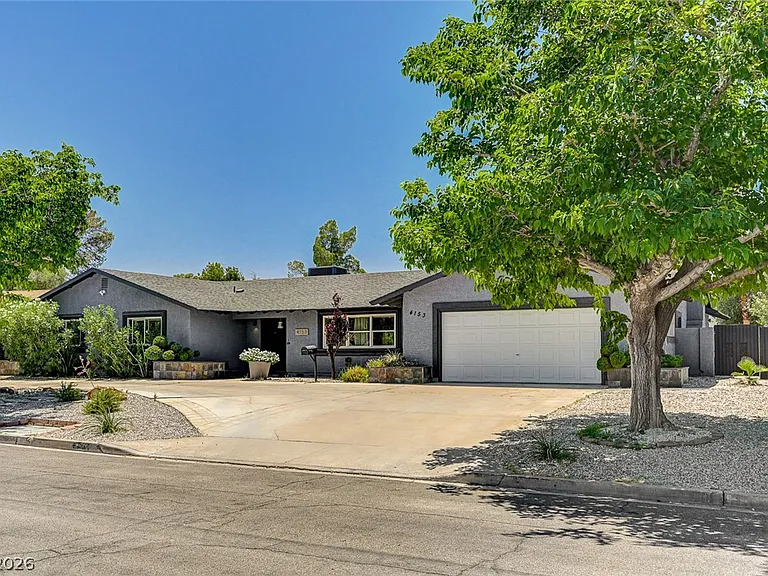 4153 Woodcrest Rd — Photo 3