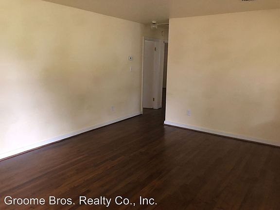 4th image of 415 Penley Ave