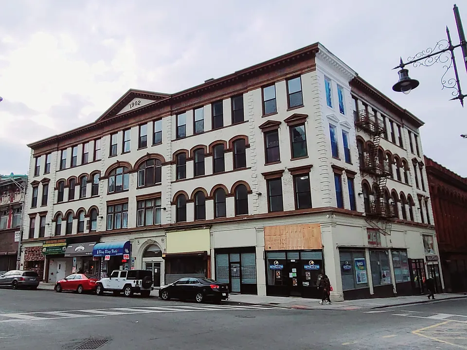 114 Ellison St