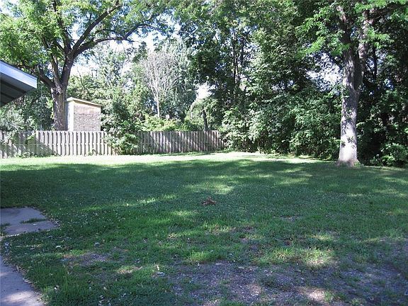 2nd image of 230 N Arch Ave