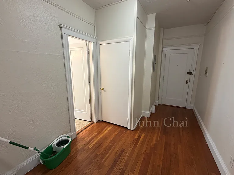 70 Chiswick Rd #16 — Photo 14