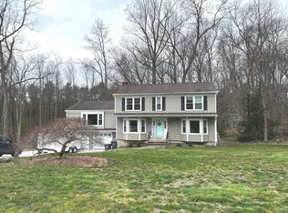 98 Old Hollow Rd, Trumbull, CT 06611
