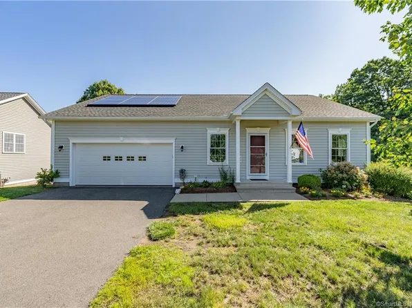 14 Chamberlain Crossing #14, Windsor Locks, CT 06096