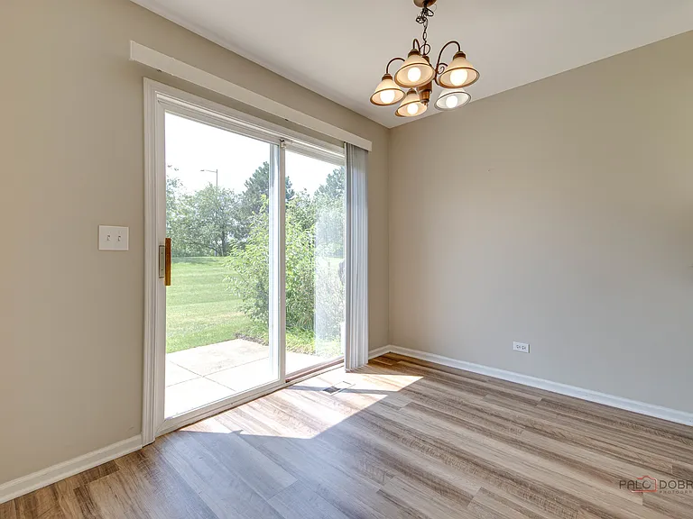 2487 Dickens Dr — Photo 7