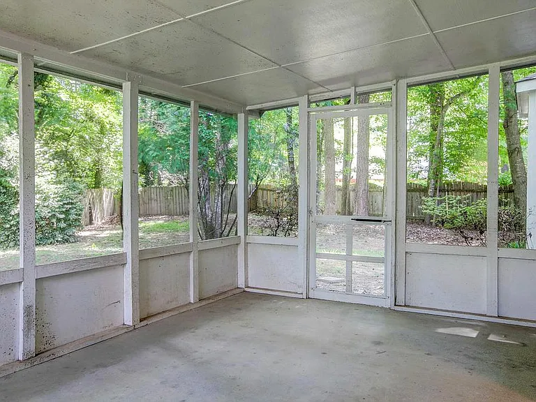 4941 Tanners Spring Dr — Photo 10
