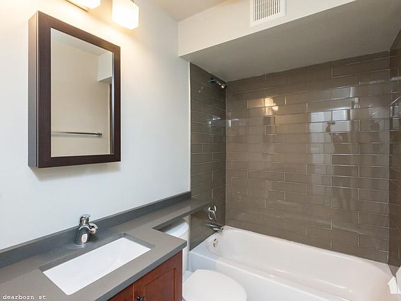 5th image of 1446 N Dearborn St #415