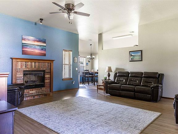 4th image of 2816 E Lake Dr