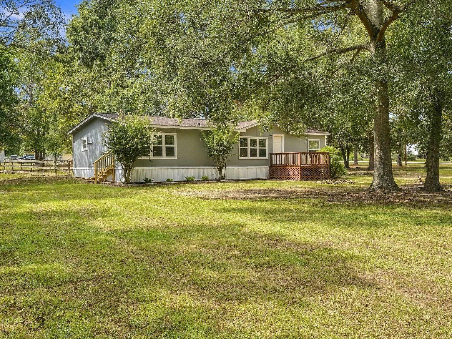 3 bed, 2.0 bath, 1568 sqft, $1,700 — Photo 3