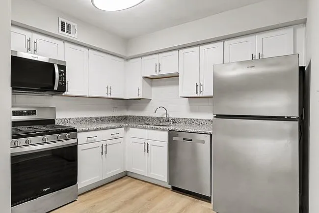 2 bed, 1242 sqft, $1,995 — Photo 3