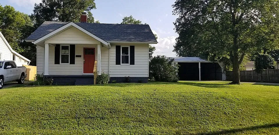 2033 Frisse Ave photo 1