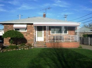 563 E 208th St, Euclid, OH 44119