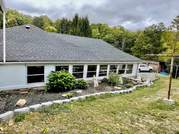 22 Frog Hollow Rd, Tunnelton, WV 26444