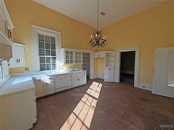 12th image of this home