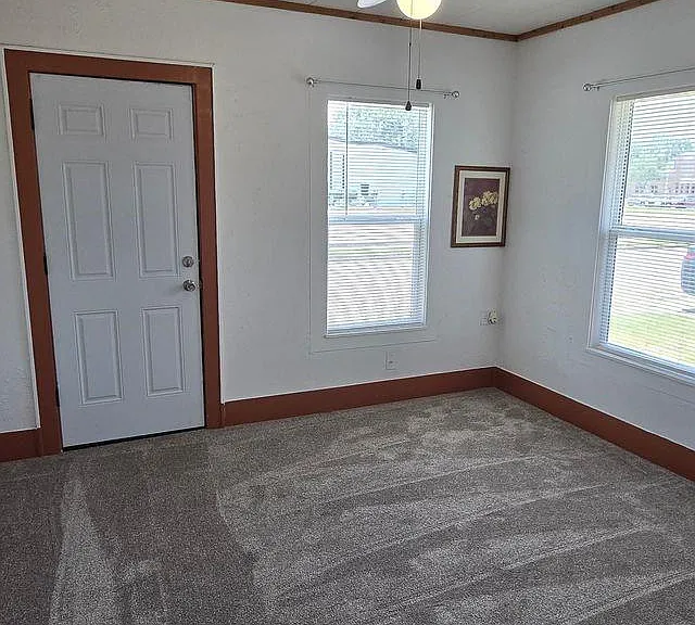 417 E Jack St — Photo 13