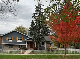 200 N Warwick Ave, Westmont, IL 60559