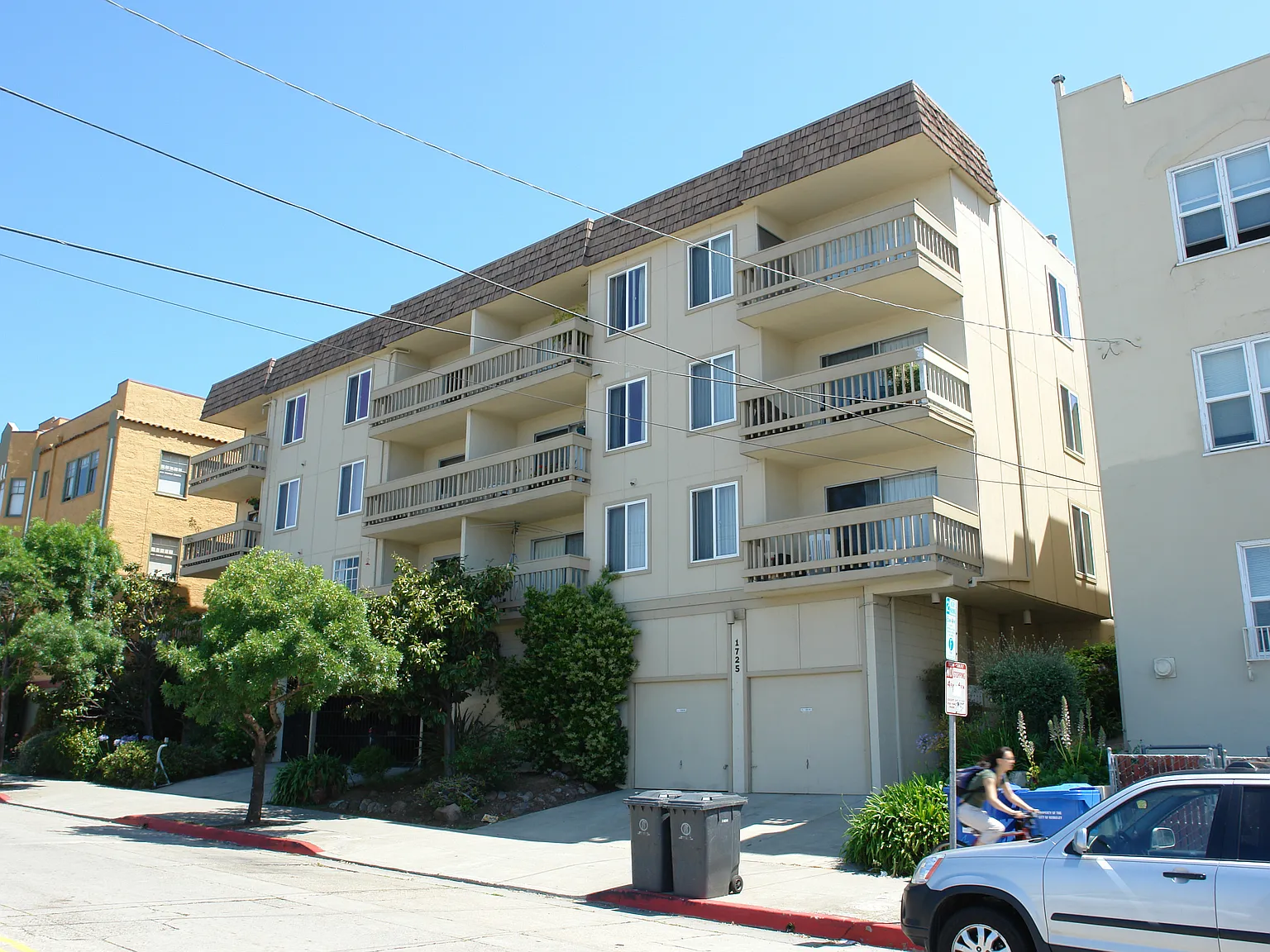 1725 Oxford St — Photo 1