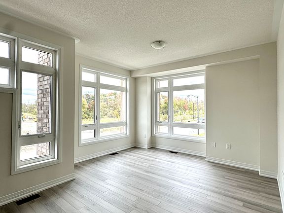 3rd image of 5 Riley Reed Ln