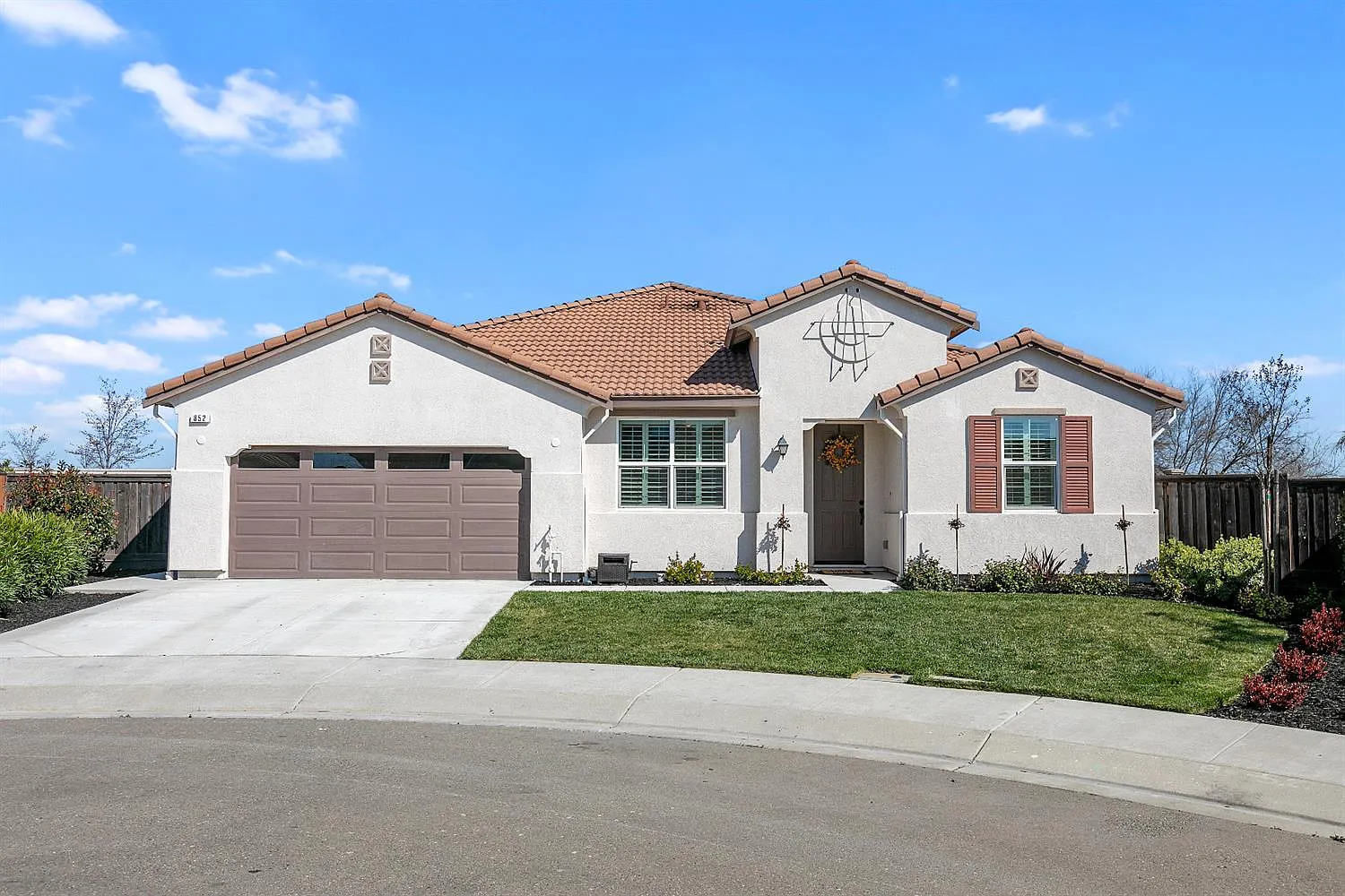 852 Pathfinder Ct photo 1