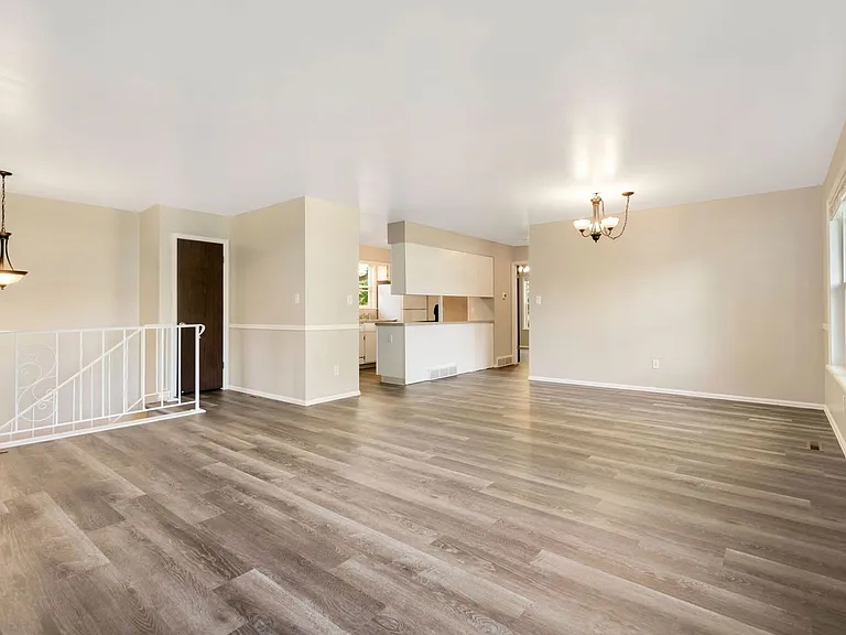 1848 Marlborough Ct — Photo 6