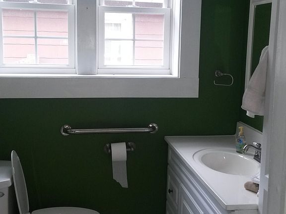4th image of 186 Grace St