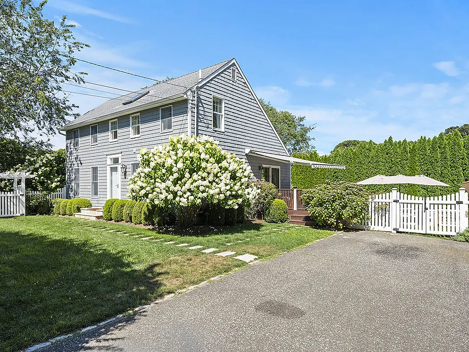 28 Windermere Dr