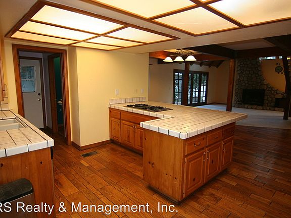 4th image of 23955 Oakmont Pl