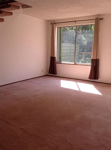 1392 Quaker St Photo 1