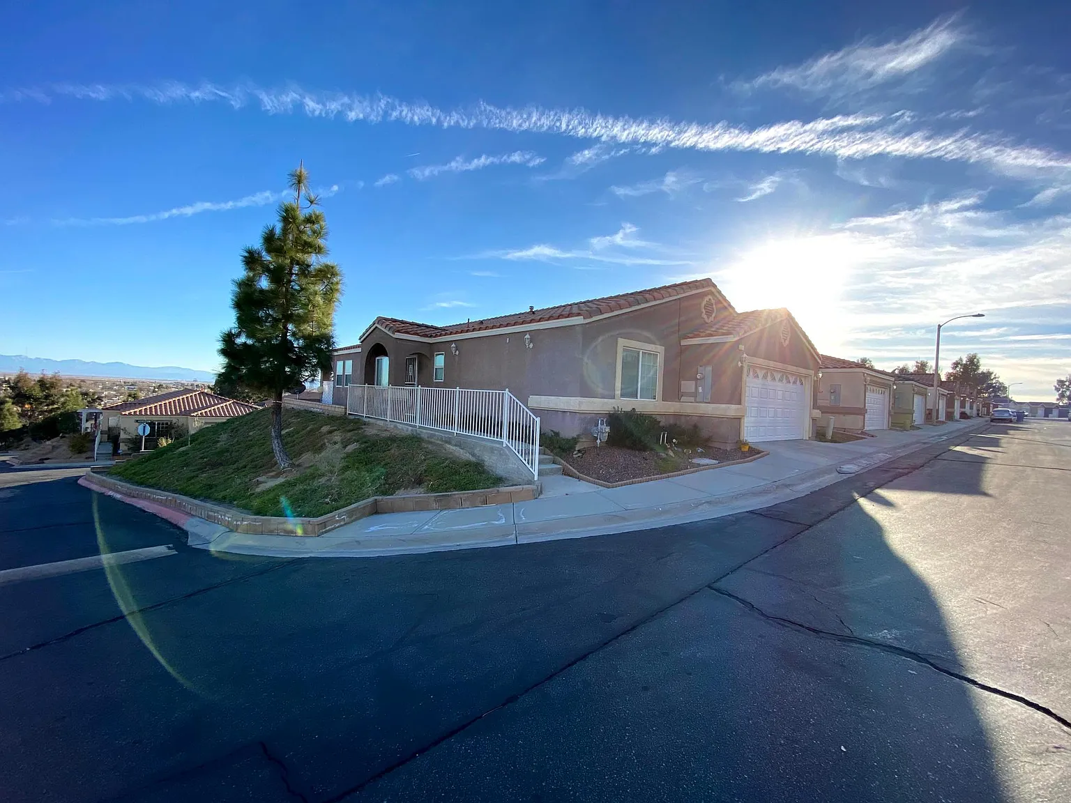 2300 Grandview Ter photo 1