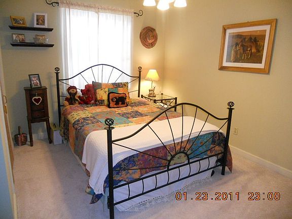 2nd bedroom