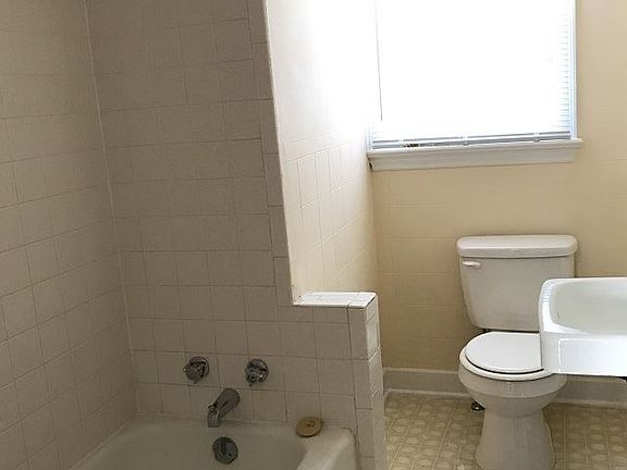 5th image of 1241 Potomac Ave APT 2S