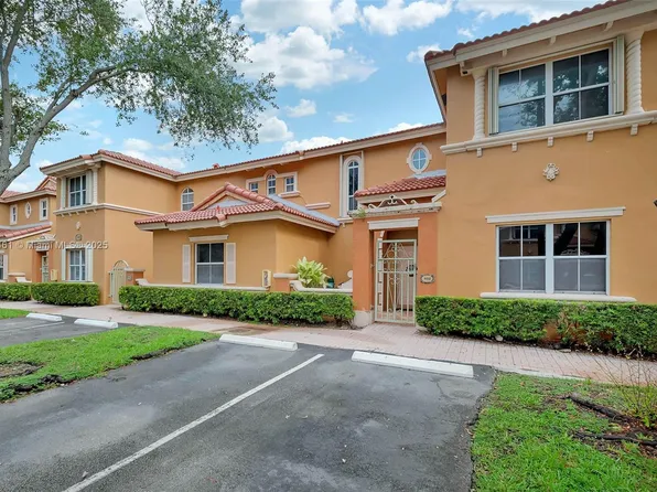 8511 NW 141st Ter APT 402, Miami Lakes, FL 33016