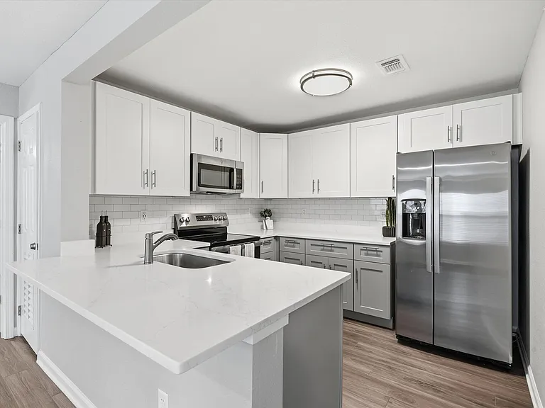 Villa Estates at Lenexa — Photo 29
