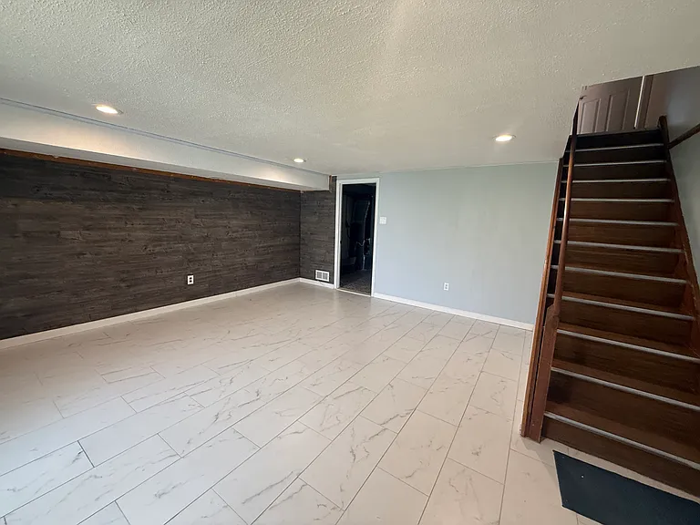 2727 Taunton St — Photo 19