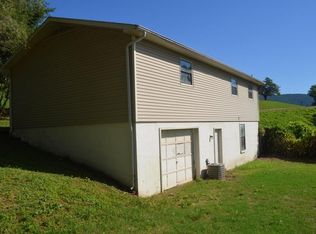 402 Hillside Dr, Harriman, TN 37748