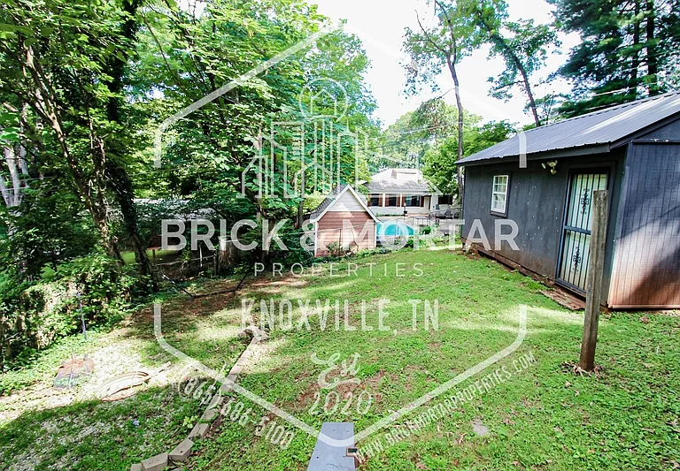 503 Busbee Rd — Photo 40