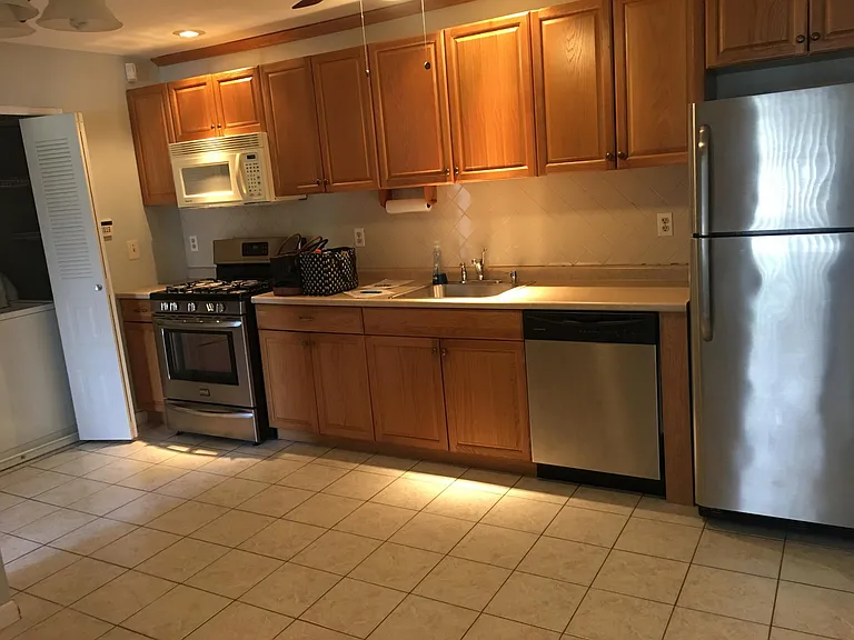 1014 Cricket Ln — Photo 4
