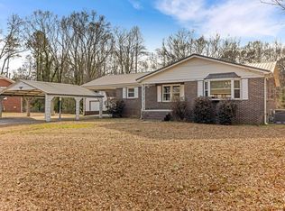 426 Meadowbrook Ave, Woodruff, SC 29388