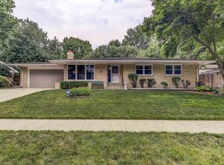 2205 Westview Dr, Springfield, IL 62704