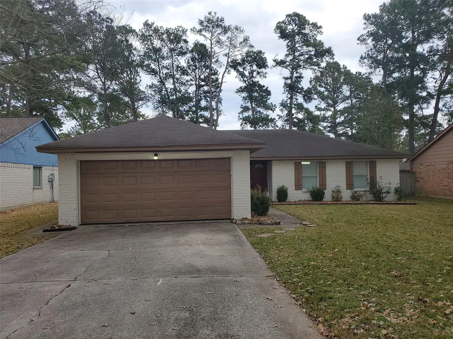 4 bed, 2.0 bath, 1608 sqft, $1,700 — Photo 2