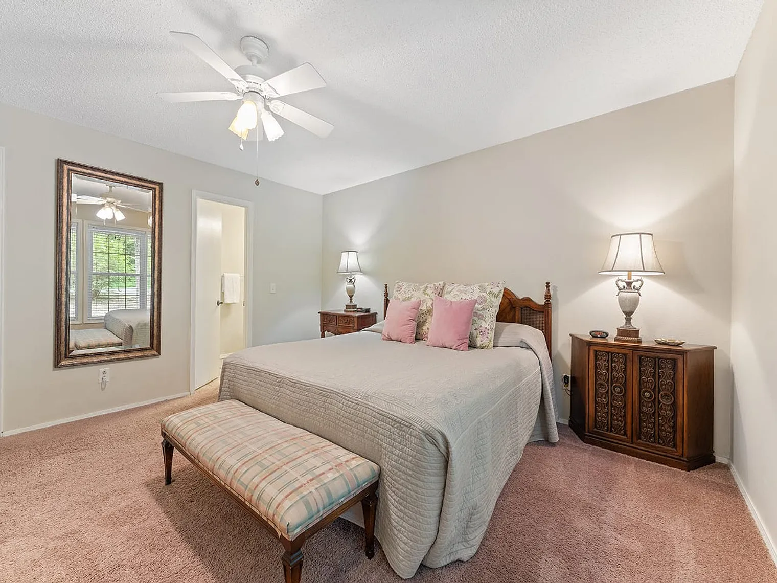 3 bed, 2.0 bath, $3,277 — Photo 4