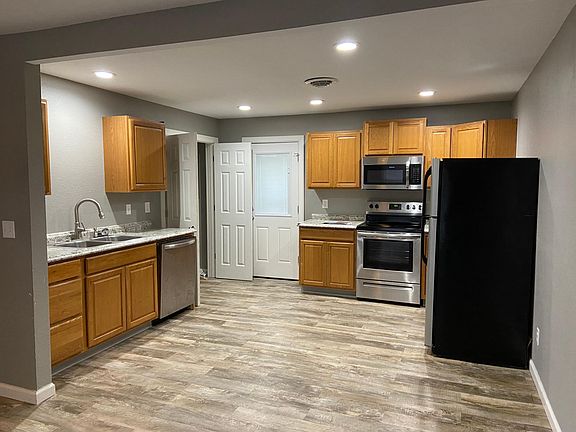Kitchen & Dining Room