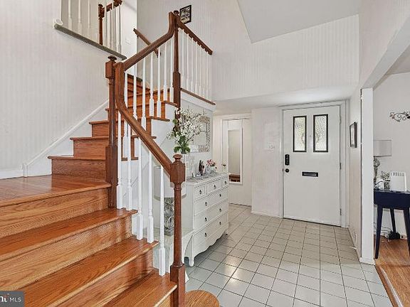 2nd image of 1818 Morris Dr