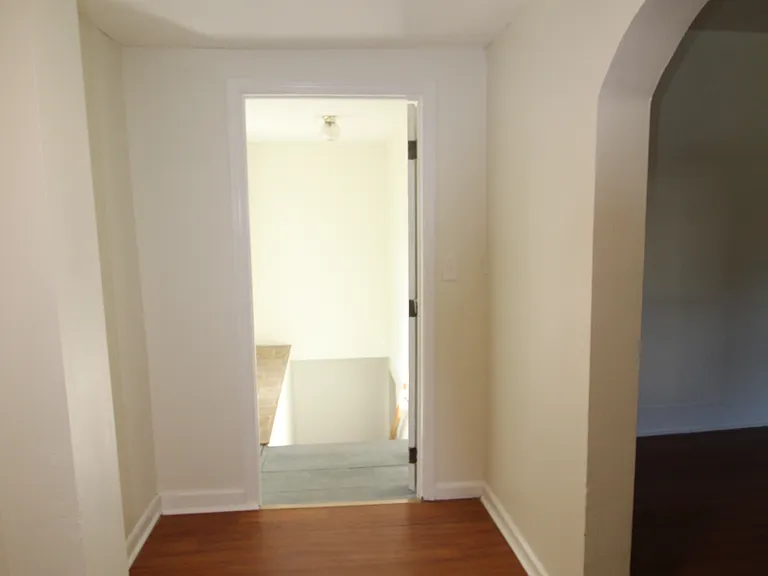 604 Augusta Ave — Photo 8