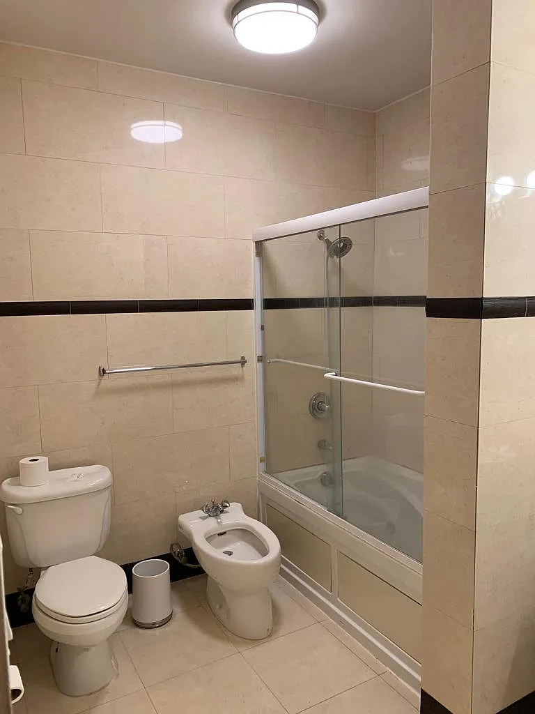 3 bed, 2.5 bath, 1835 sqft, $4,000 — Photo 3