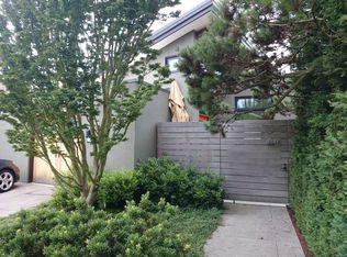 4141 Hillcrest Ave SW, Seattle, WA 98116