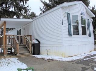 908 Chester Dr, Cranberry Township, PA