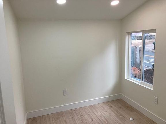 4th image of 308 N Citrus Ave