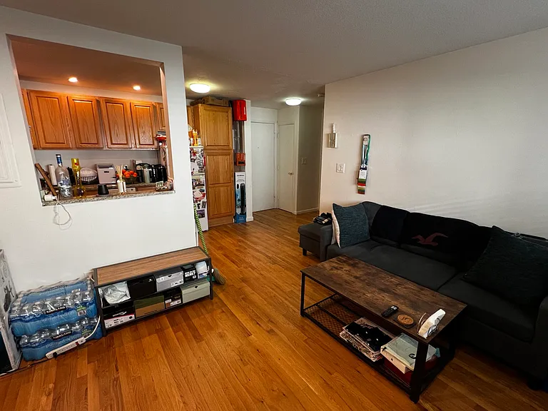 15 Euston Rd #8 — Photo 4