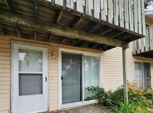 132 Cora Ave APT B, Fox Lake, IL 60020